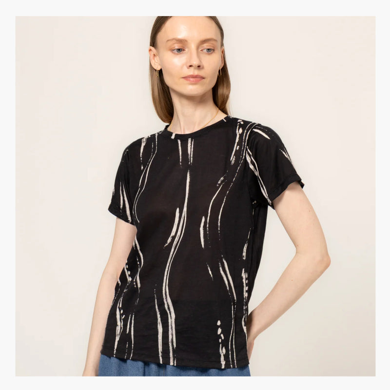 Black and White Tee Top Cotton Jilli Boutique  Dunwoody Buckhead