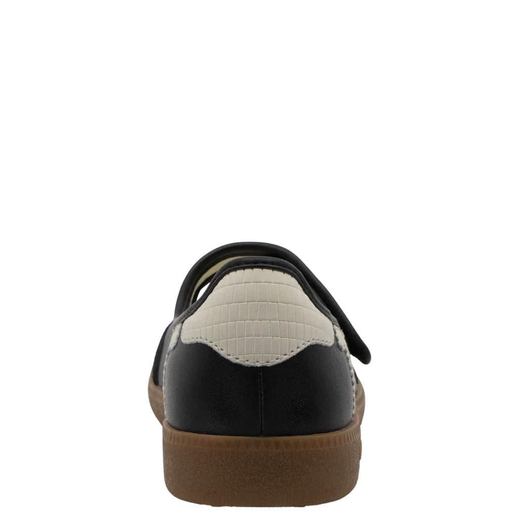 Back 70 AYA in BLACK MILK Sneakerina
