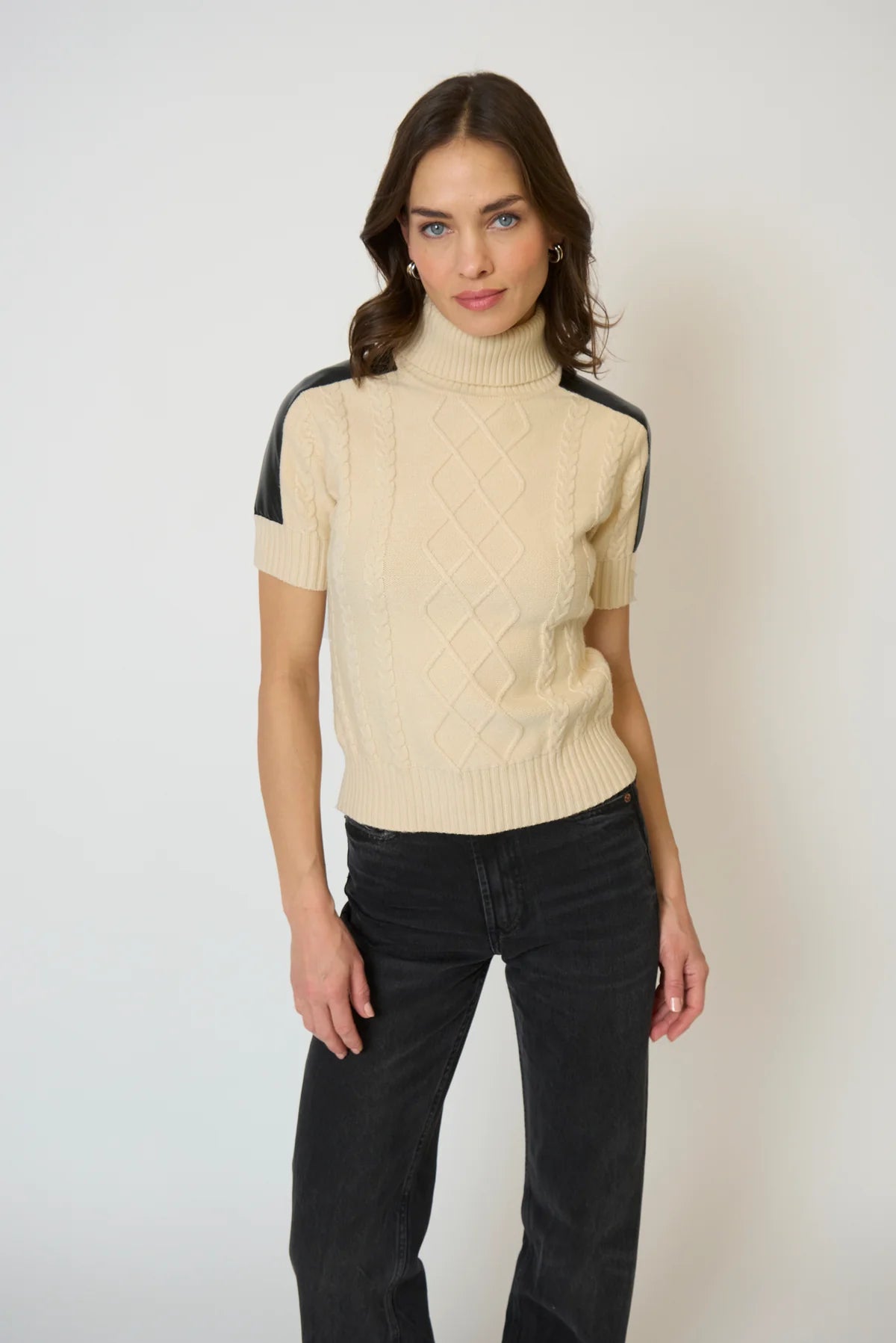 Naomi Short Slv Cable T-Neck Jilli Boutique Central Park West