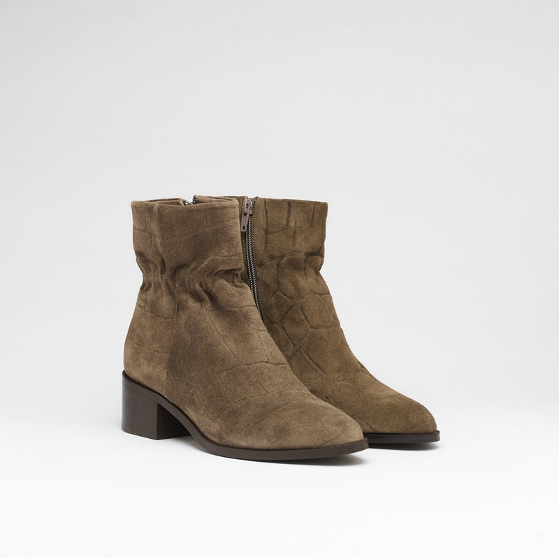 Softwaves Geanna Taupe Boots Jilli Boutique 
