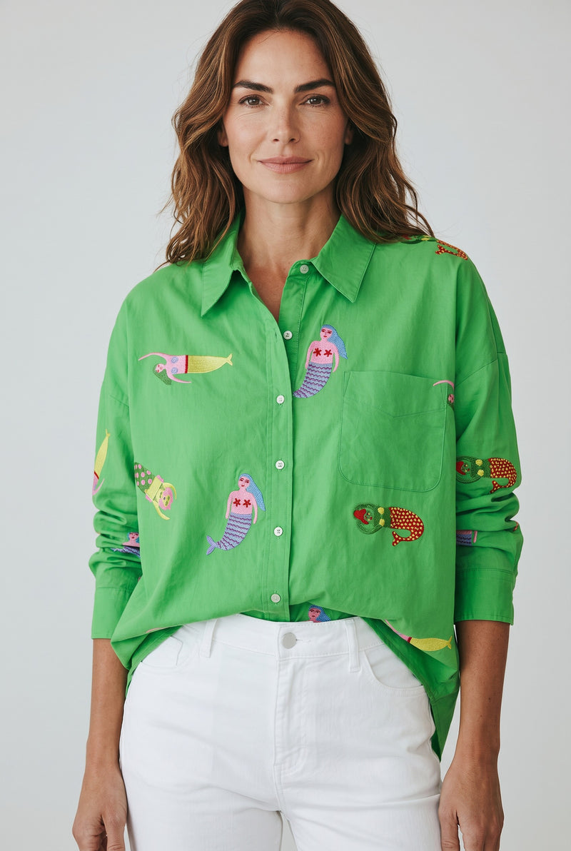 Woman wearing the Tela Mercantile Green 