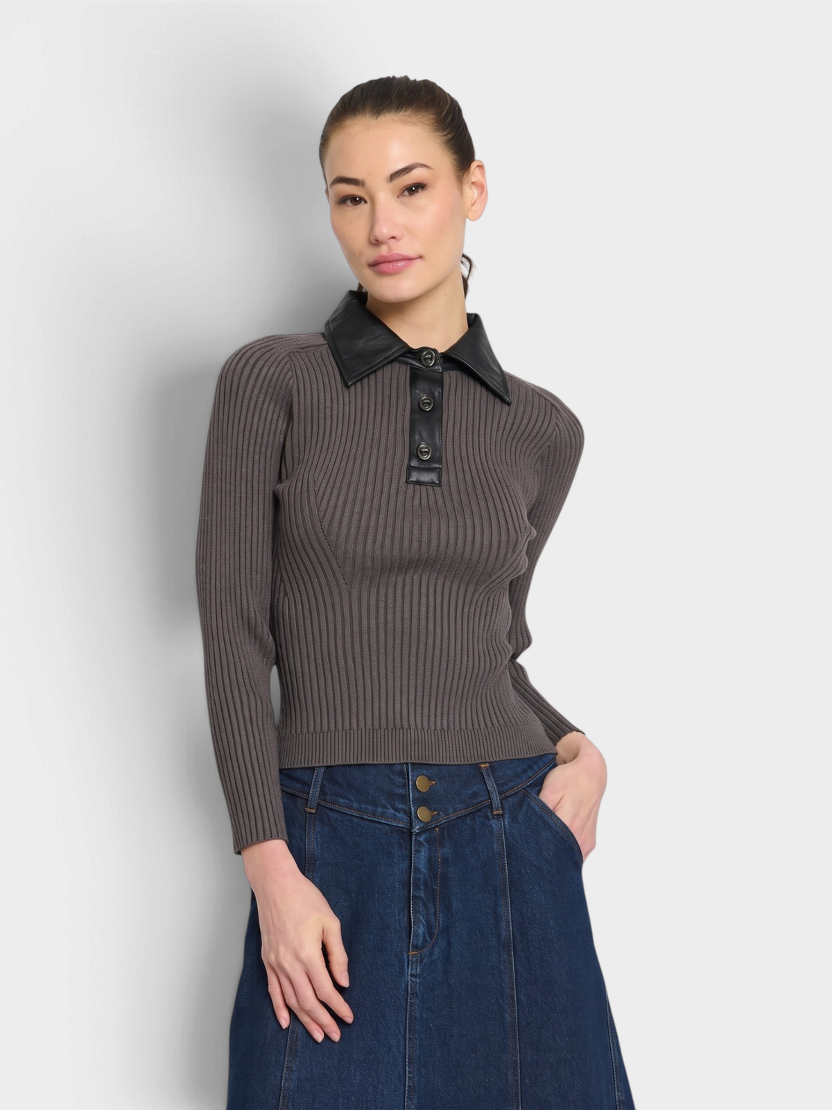 Kara Vegan Collar Turnlock Polo in Charcoal