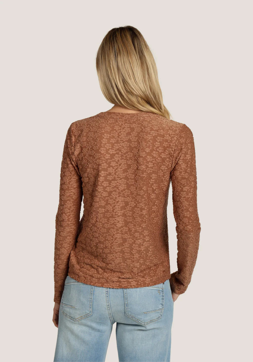 MESH FLOWERS TEE Dylan Jilli Boutique Blouse
F1W84MFT-BRN