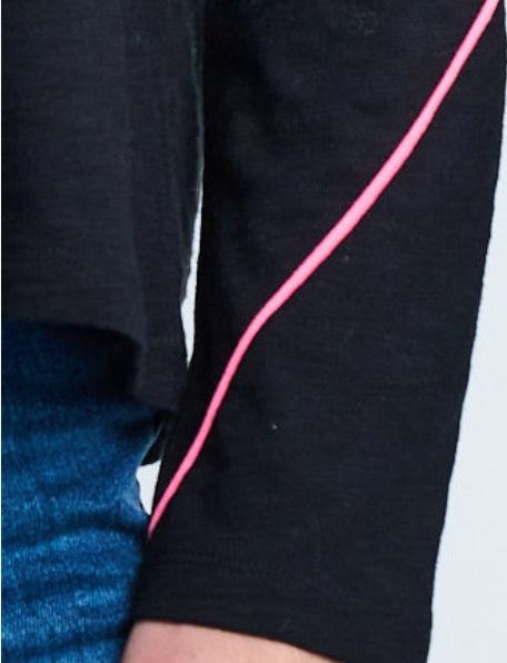 PIPING HOT TEE BLACK Lisa Todd Jilli Boutique