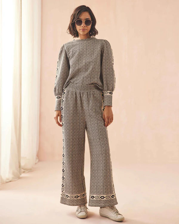 Lydia Sweatshirt omika jilli boutique 